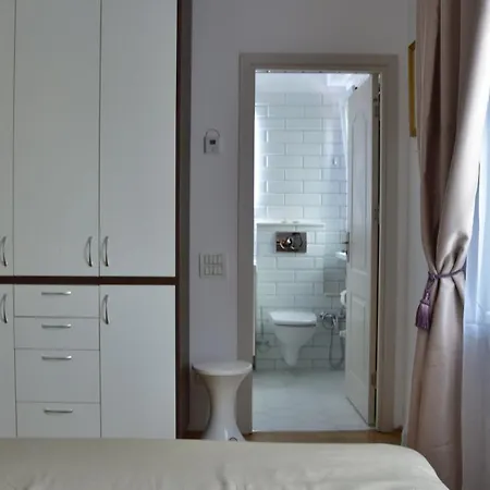 Le Petit Paris Bucarest