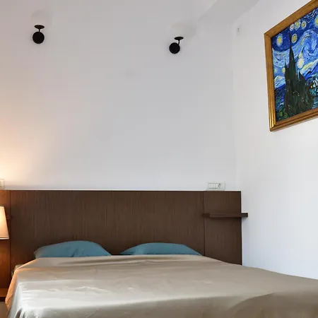 Le Petit Paris Apartament