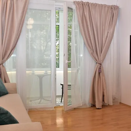 Le Petit Paris Apartament