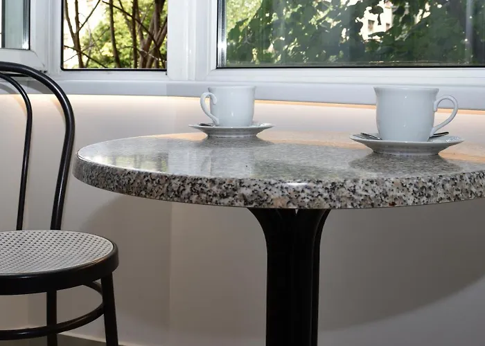 Le Petit Paris Apartament *