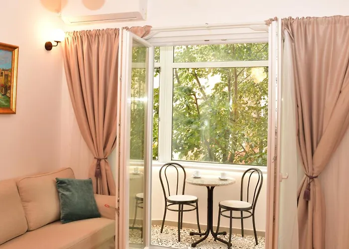Le Petit Paris *