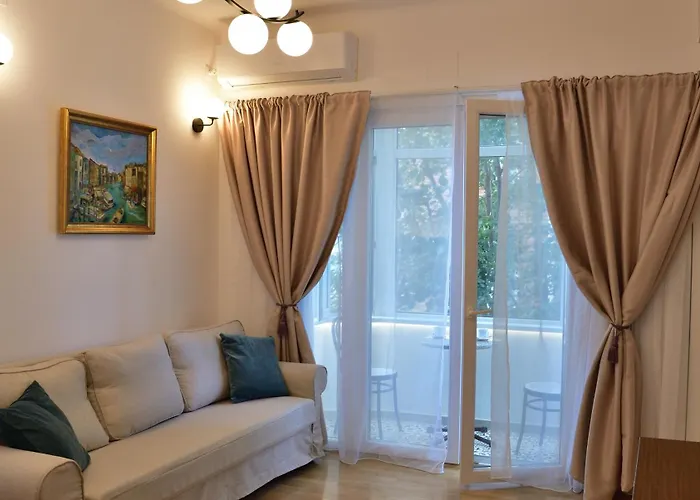 Le Petit Paris Апартаменти Бухарест