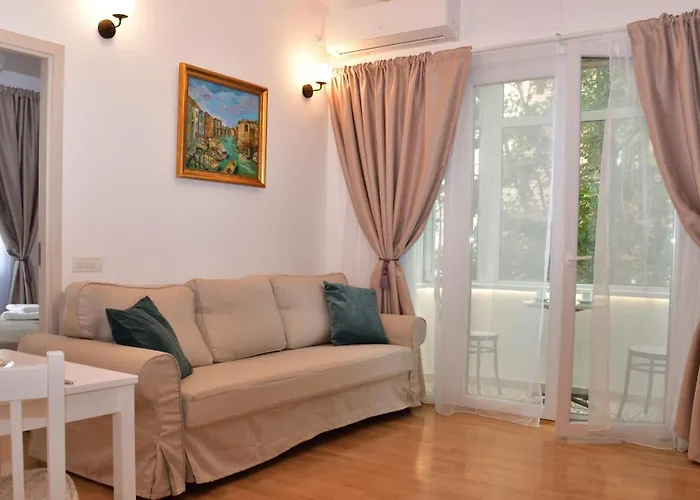 Le Petit Paris * بوخارست